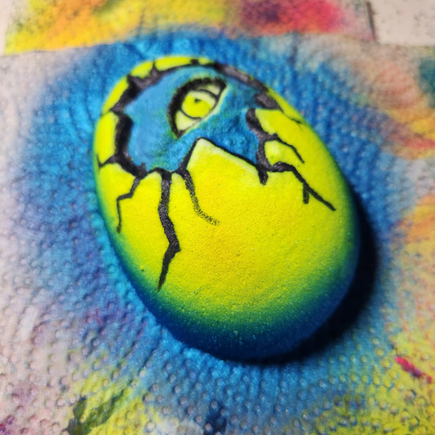 Dino Egg w/Hatching Toy